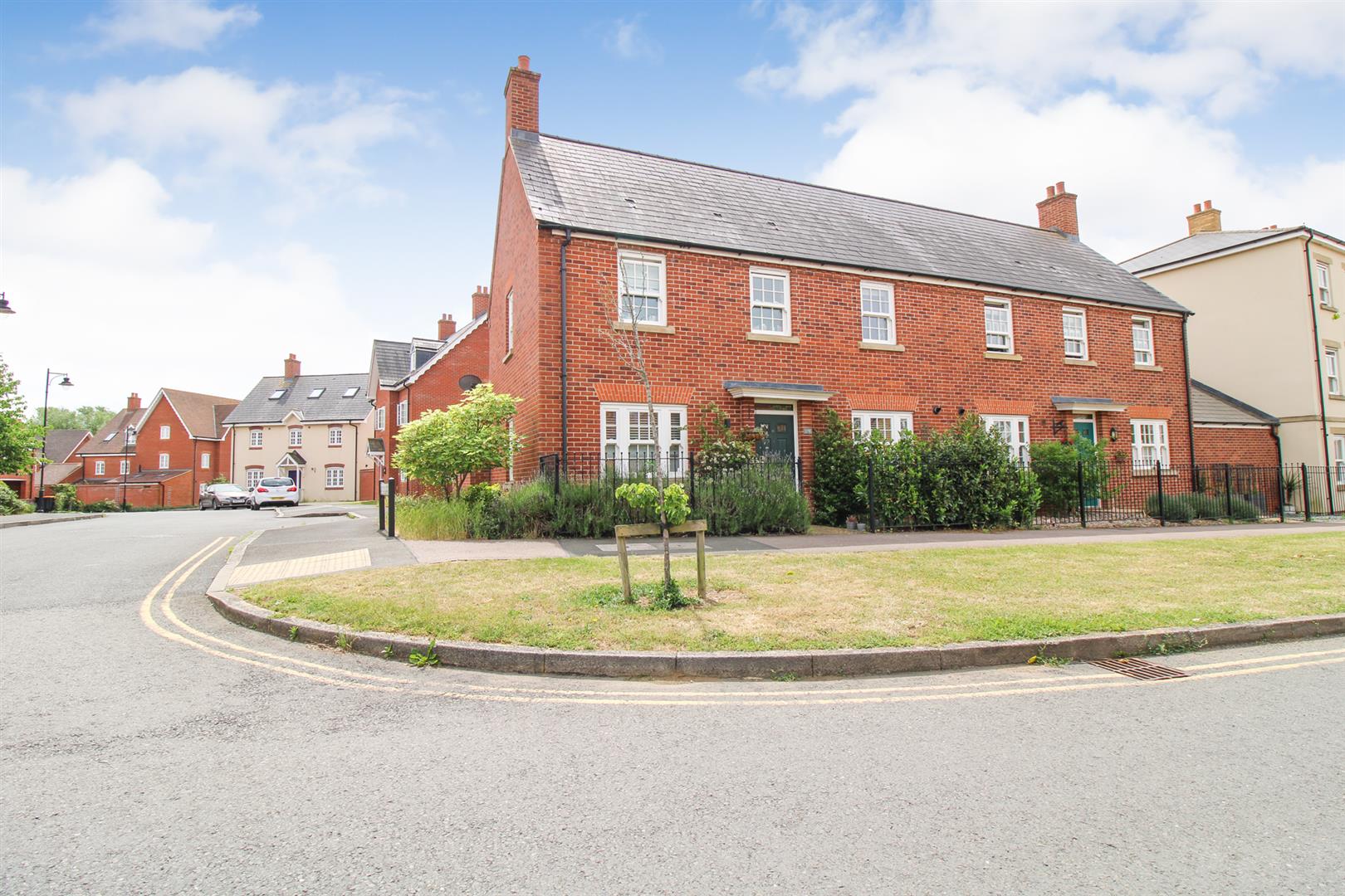 Greenkeepers Road, Great Denham, Bedford